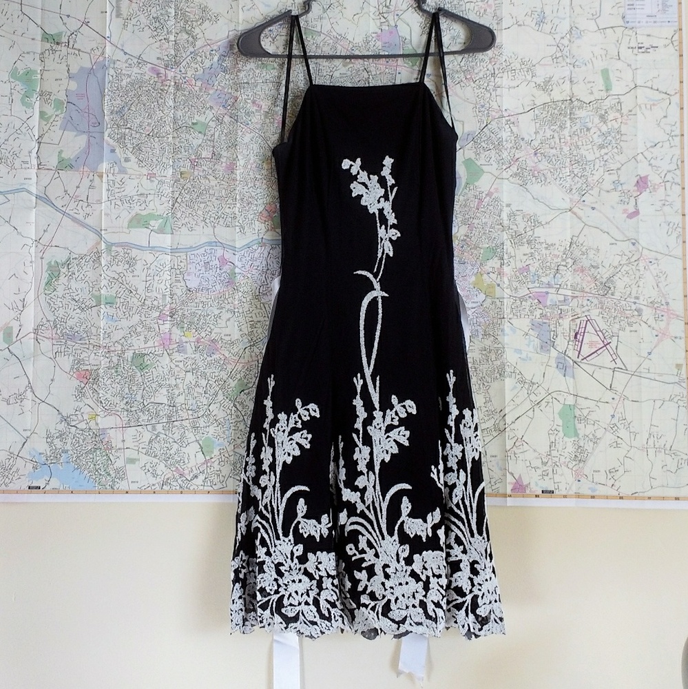 Formal Elegant Dress Embroidery Floral Bead Missy - Picture 2 of 8